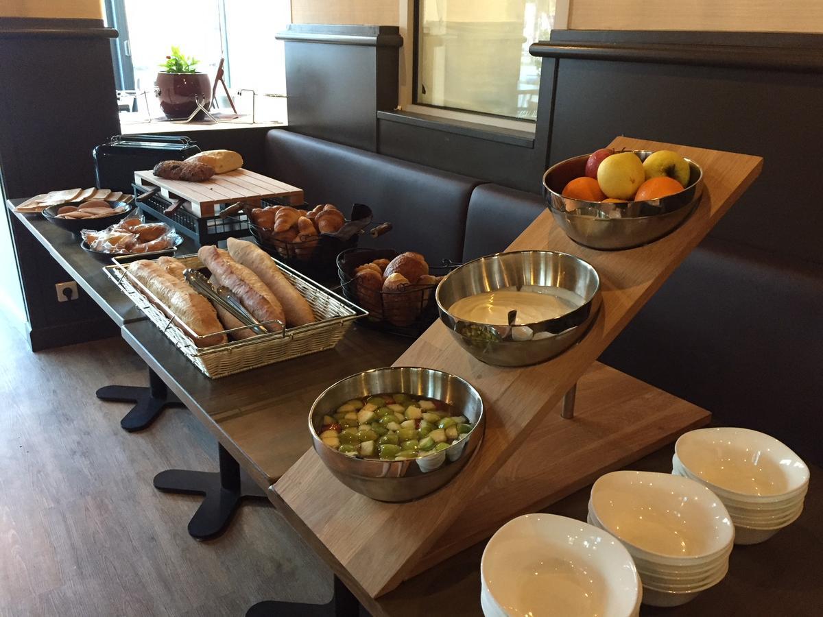 Hotel De La Gare - Restaurant Bistro Quai Ла-Рош-сюр-Іон Екстер'єр фото