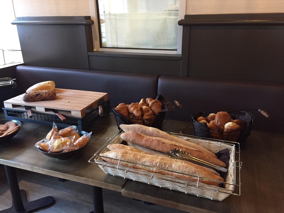 Hotel De La Gare - Restaurant Bistro Quai Ла-Рош-сюр-Іон Екстер'єр фото