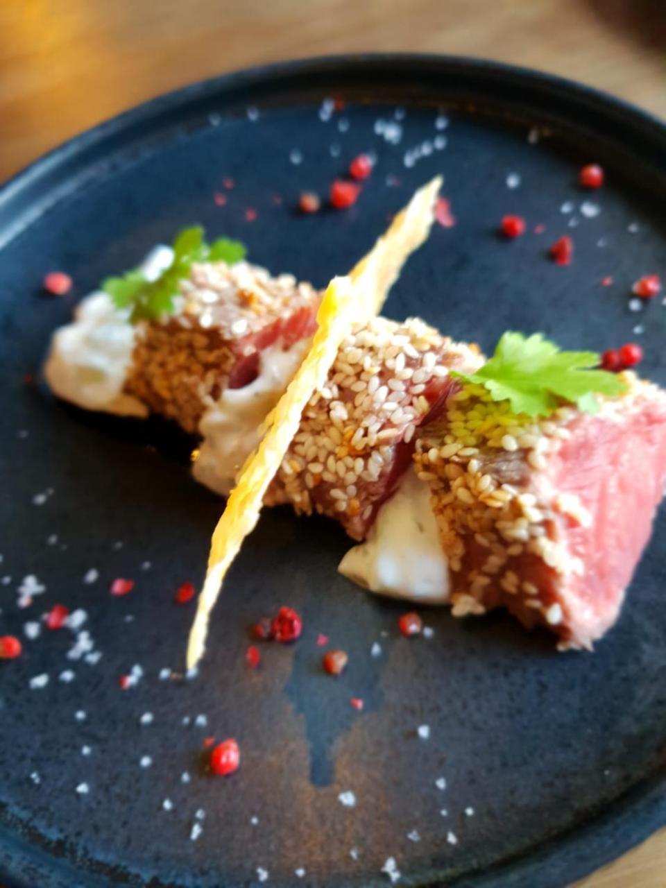 Hotel De La Gare - Restaurant Bistro Quai Ла-Рош-сюр-Іон Екстер'єр фото
